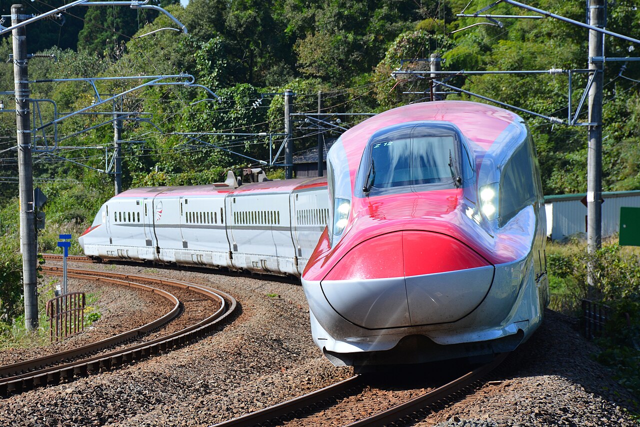 JR East E6 series set Z12 on the Akita Shinkansen Komachi service from Akita to Tokyo, on the Ou Main Line.
