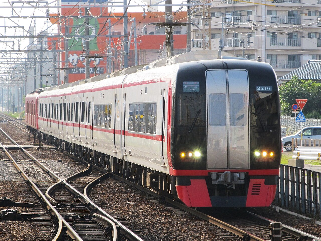 A Meitetsu 2200 series Rapid Limited Express bound for Toyohashi on the Nagoya Main Line.