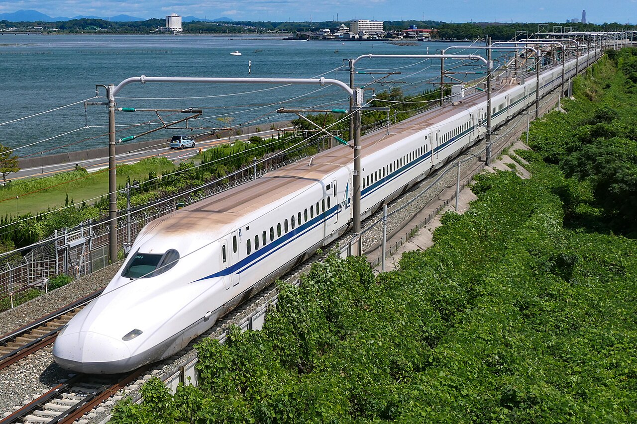 A JR West N700A series set running between Hamamatsu and Toyohashi on the Tokaido Shinkansen.